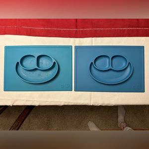 EZPZ Toddler Happy Mat Placemat Blue Set of 2 in Amazing Condition!